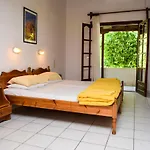Amalia Aparthotel 2*