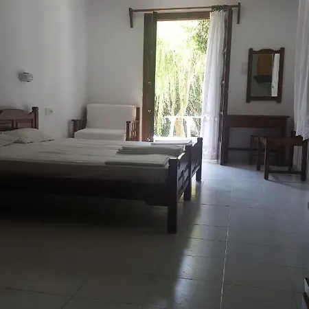 Amalia Aparthotel 2*