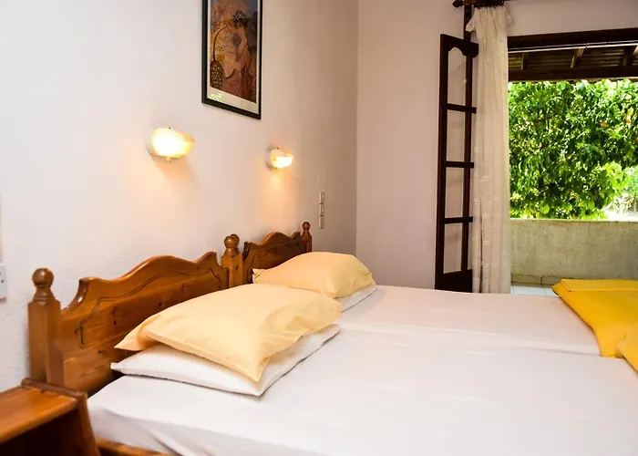 Amalia 2* كوكونارييس